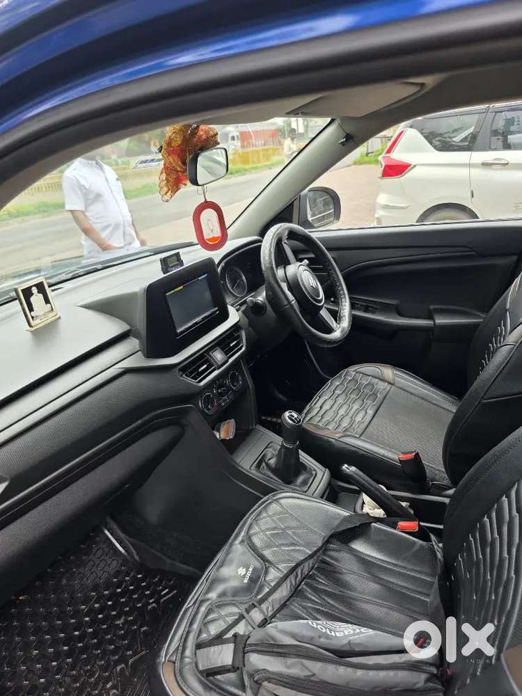 Maruti Brezza Lxi With Smart Hybrid
