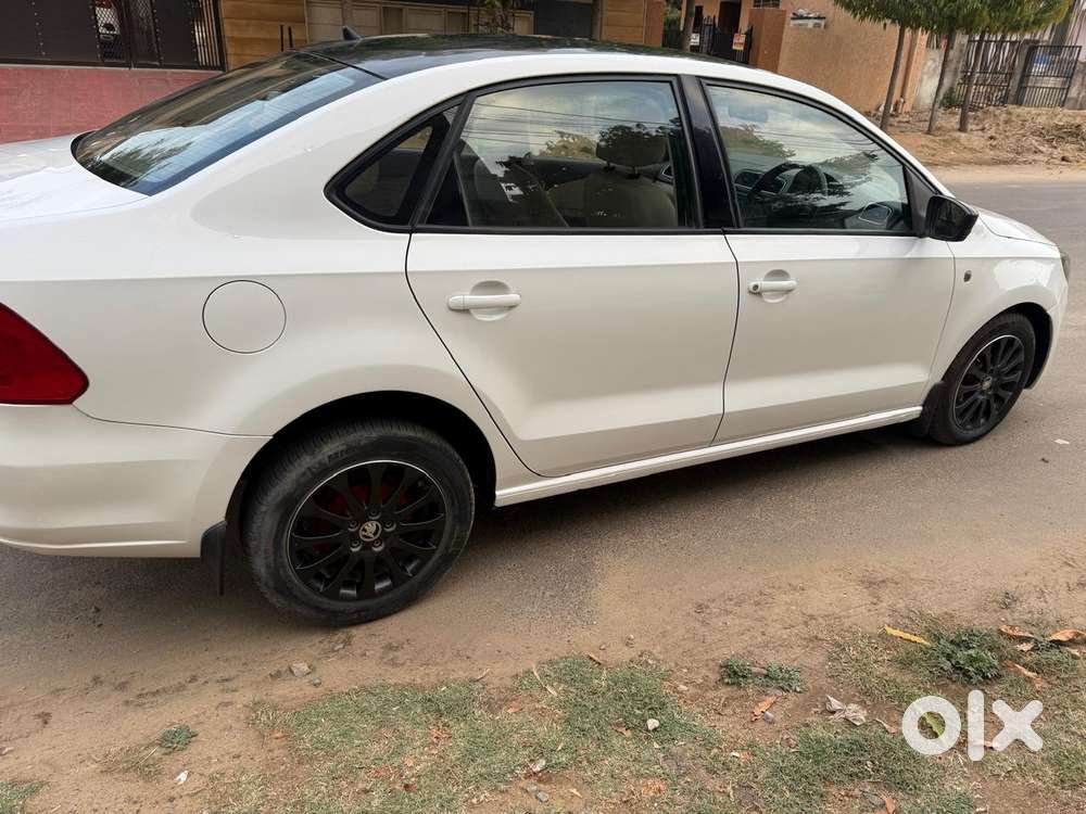 Skoda Rapid Elegance 1.6 Tdi Cr Manual, 2014, Diesel