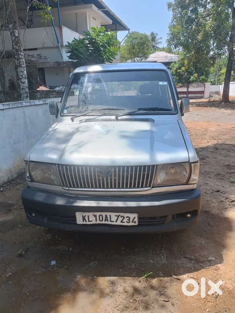 Toyota Qualis 2001 Diesel 265000 Km Driven