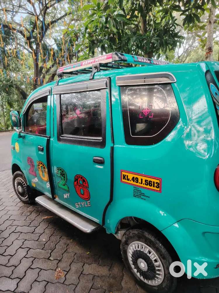 Mahindra Jeeto Minivan