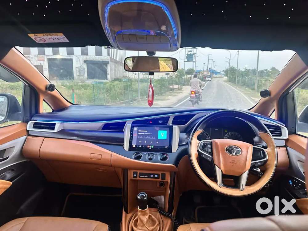 Toyota Innova Hycross 2019