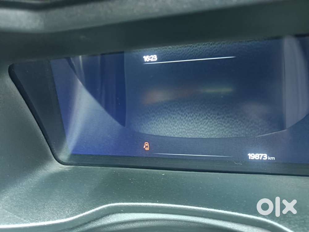 Mahindra Xuv 3xo Ax5 Pm Mt, 2025, Petrol