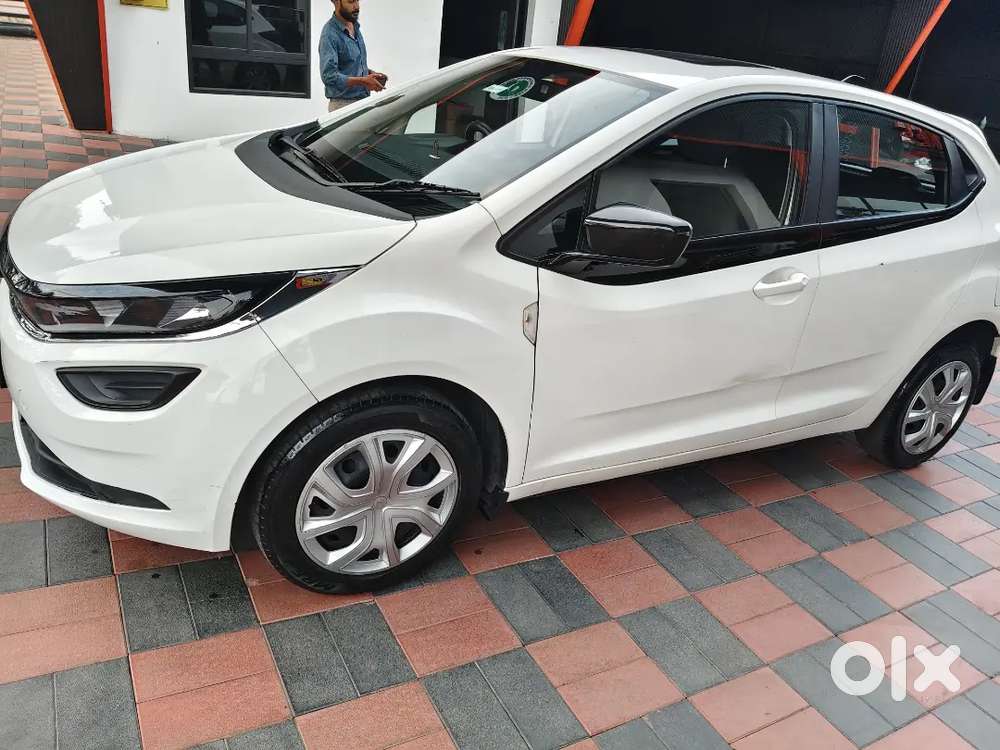 Tata Altroz Xm Plus S Petrol 2024