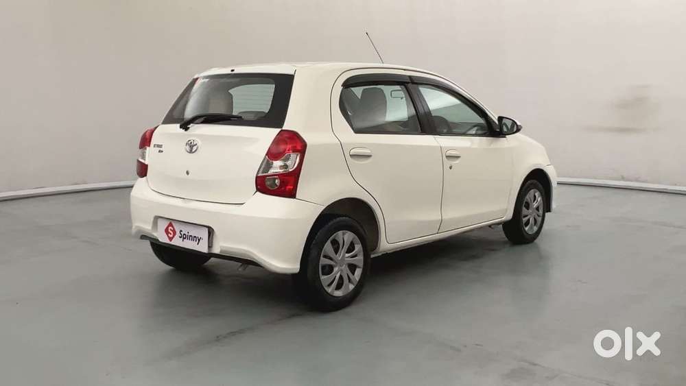 Toyota Etios Liva 2011-2012 V, 2017, Petrol