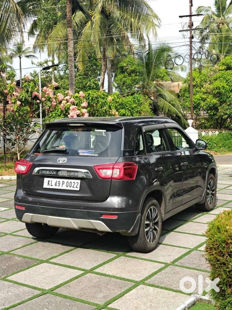 Toyota Urban Cruiser 1.5 Premium Grade Dual Tone At, 2022, Petrol