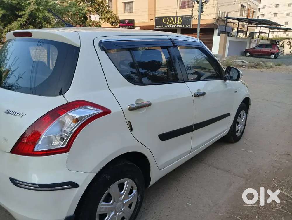 Maruti Suzuki Swift 2015 Diesel 102562 Km Driven