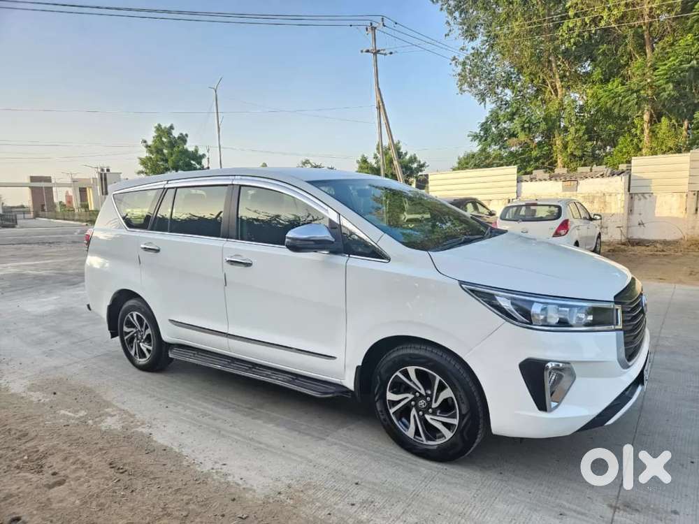 Toyota Innova Crysta [2020-ongoing] 2.4 Gx At 8 Str, 2022, Diesel