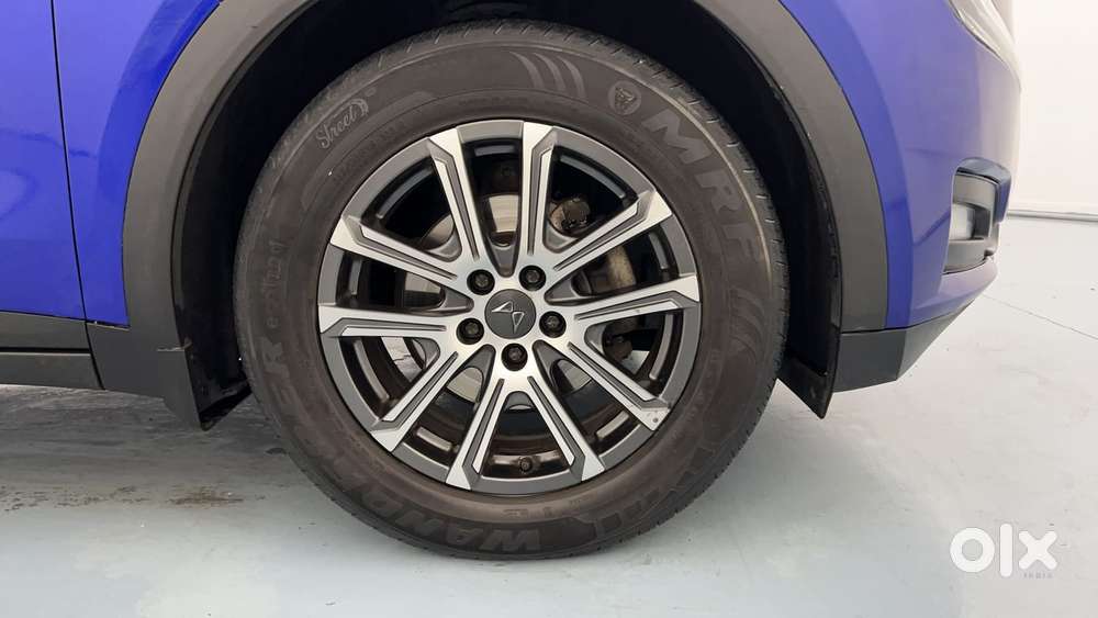 Mahindra Xuv700 2.0 Ax 7 Petrol At Luxury Pack Str, 2021, Petrol