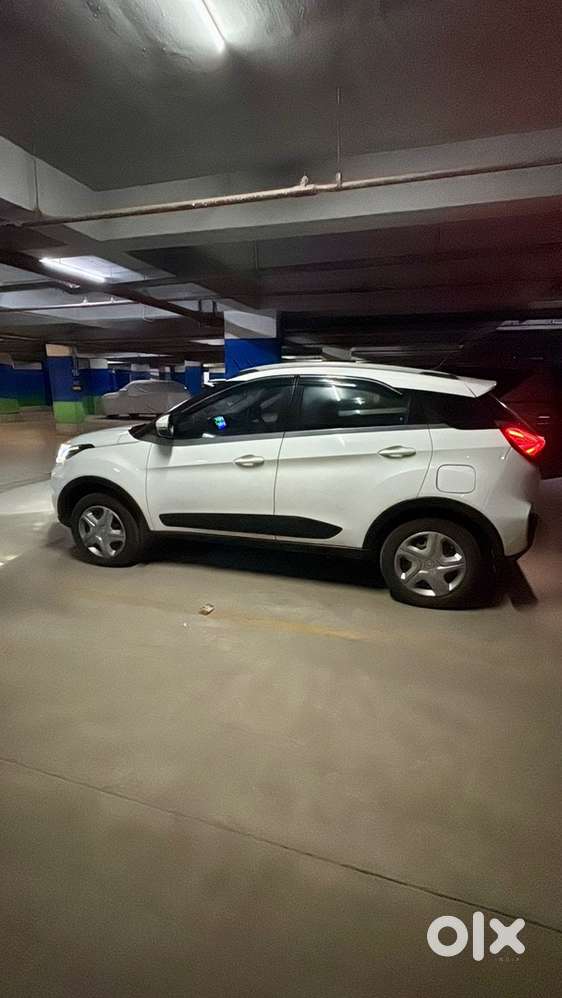 Tata Nexon Xma Amt (automatic) Petrol+cng Single Owner