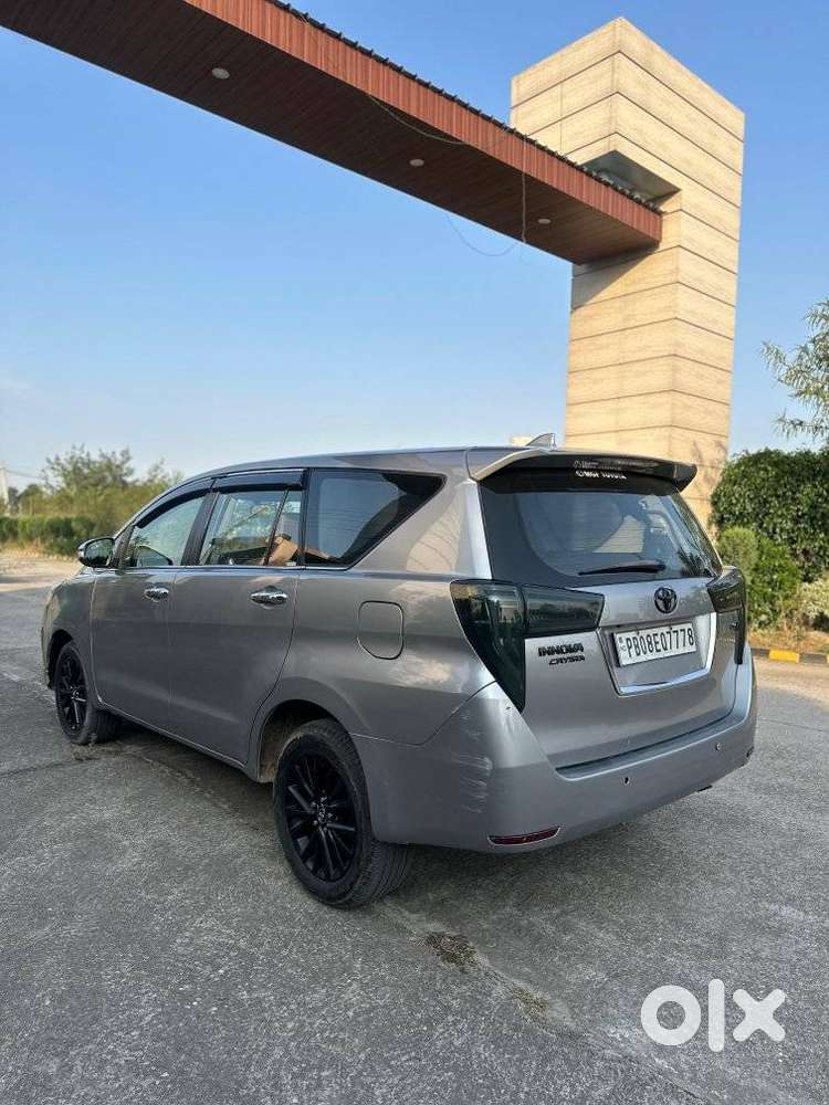 Toyota Innova Crysta 2.4 G Mt 7 Str, 2017, Diesel
