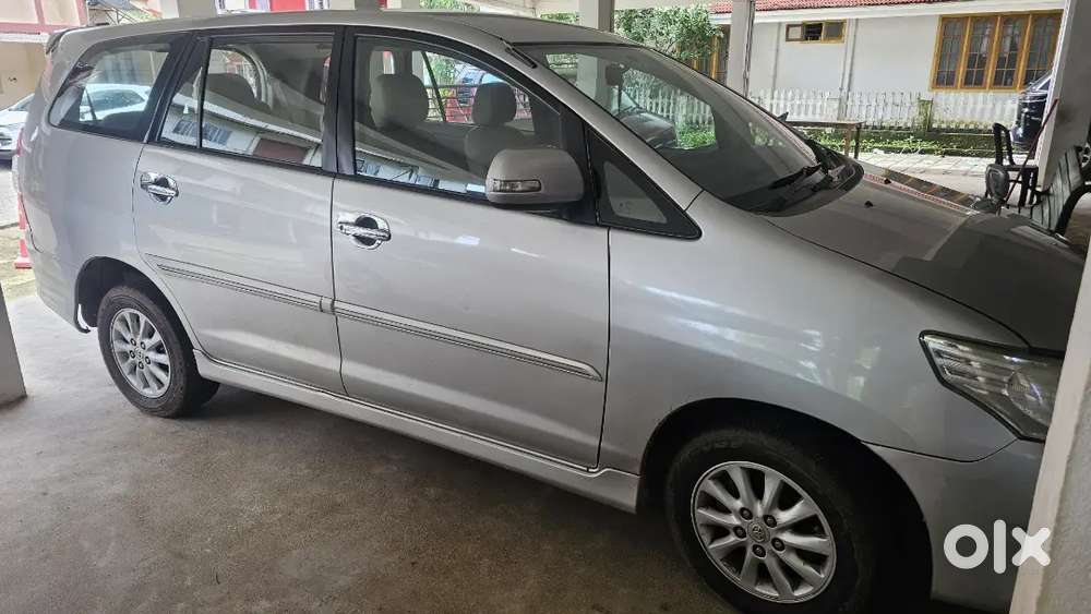 Toyota Innova 2012 Diesel Well Maintained