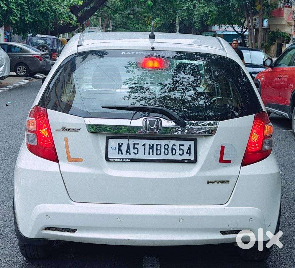 Honda Jazz V Mt Privilege, 2011, Petrol