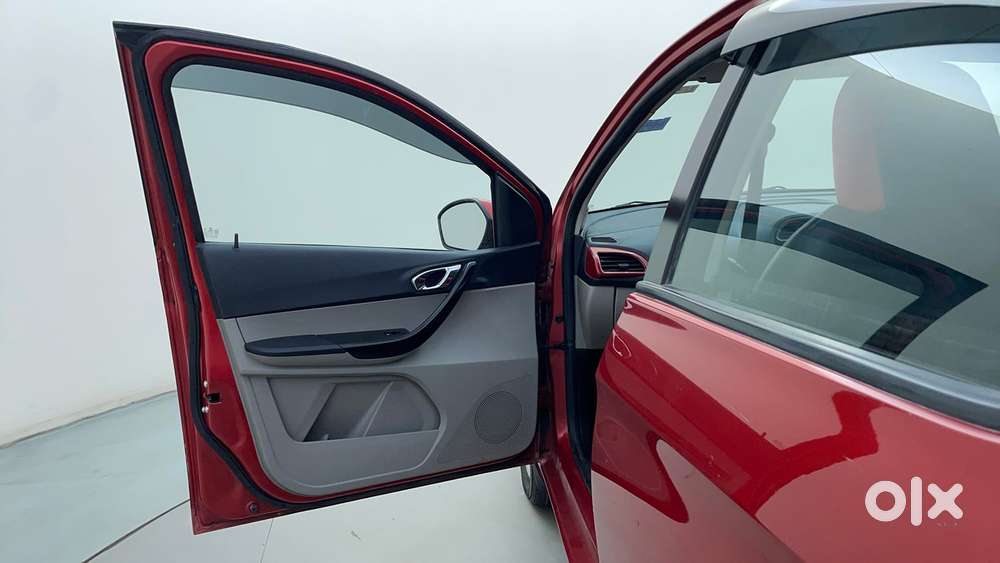 Tata Tiago Xz, 2017, Petrol