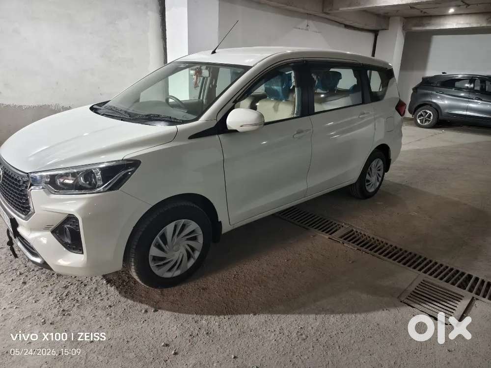 Toyota Rumion 2025 Petrol Well Maintained