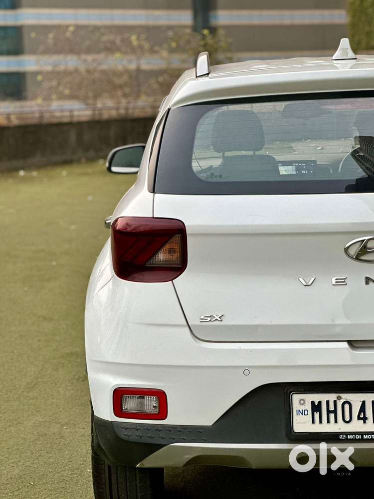 Hyundai Venue Sx+ At, 2022, Petrol