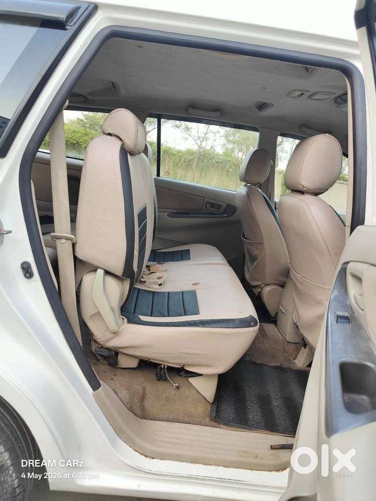 Toyota Innova 2009-2011 2.0 G4 Petrol 8-seater, 2007, Petrol