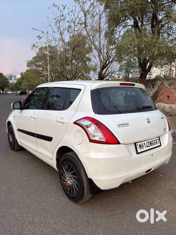 Maruti Suzuki Swift Vxi + Manual, 2012, Petrol
