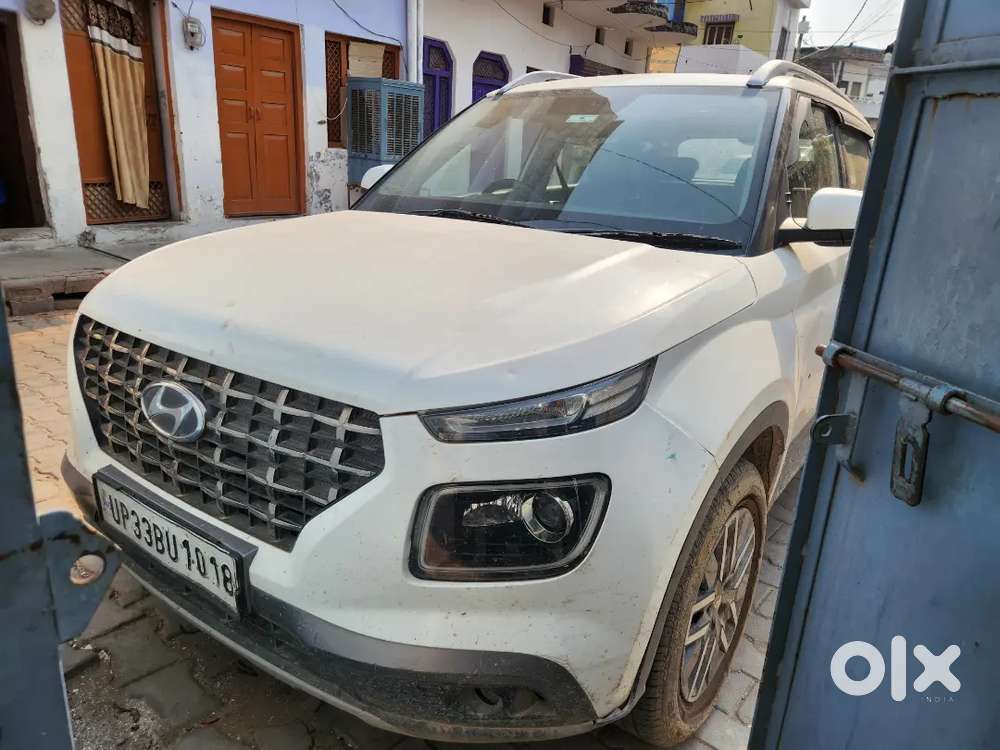 Hyundai Venue 2022 Petrol Well Maintained