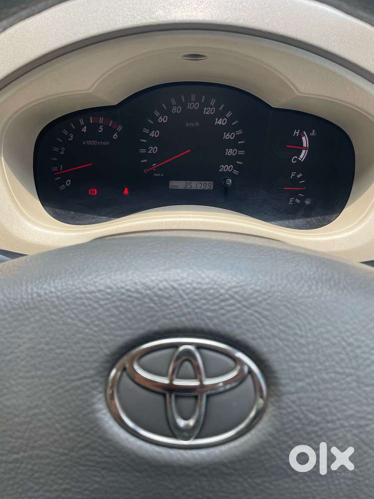 Toyota Innova 2004-2011 2.5 V Diesel 7-seater, 2010, Diesel