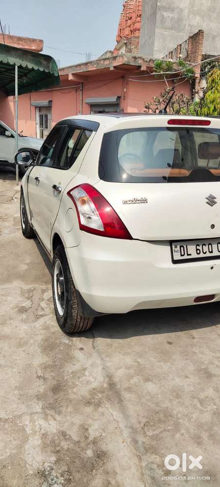 Maruti Suzuki Swift Vxi Abs Bsiv, 2016, Petrol