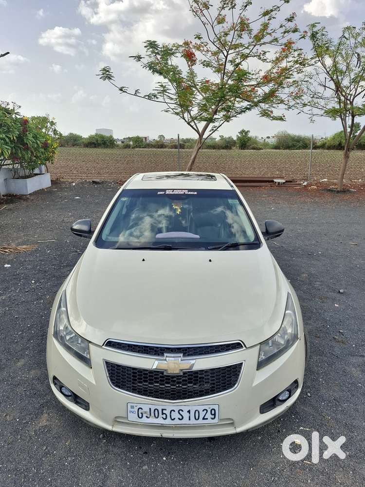 Chevrolet Cruze Diesel 2011. Top Model With Sunroof.