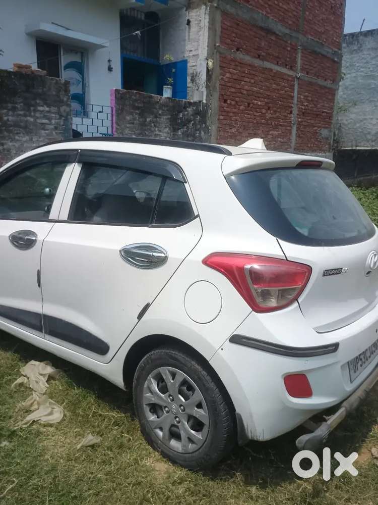 Hyundai Grand I10 2017 Petrol+cng Manual & Well Maintained