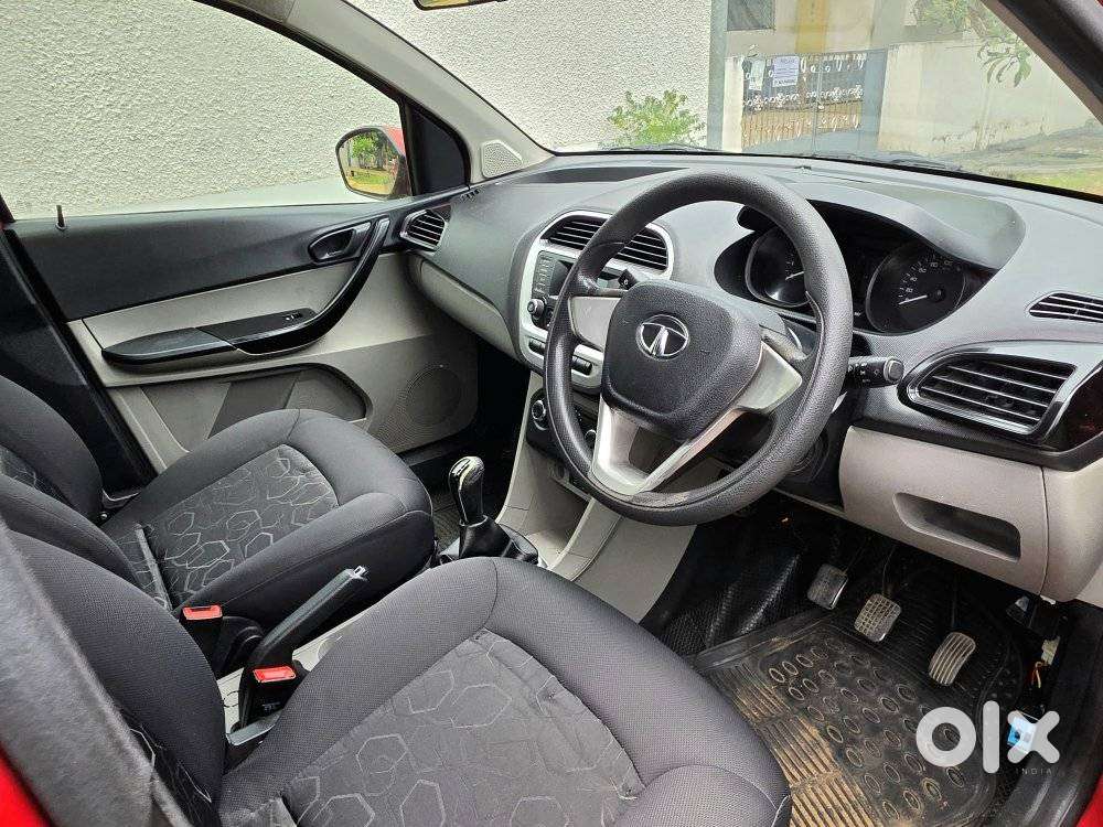 Tata Tiago 1.2 Revotron Xt, 2016, Petrol