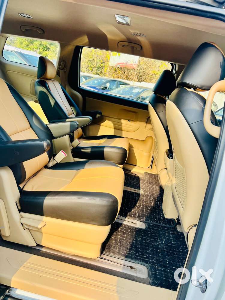 Kia Carnival Premium, 2021, Diesel