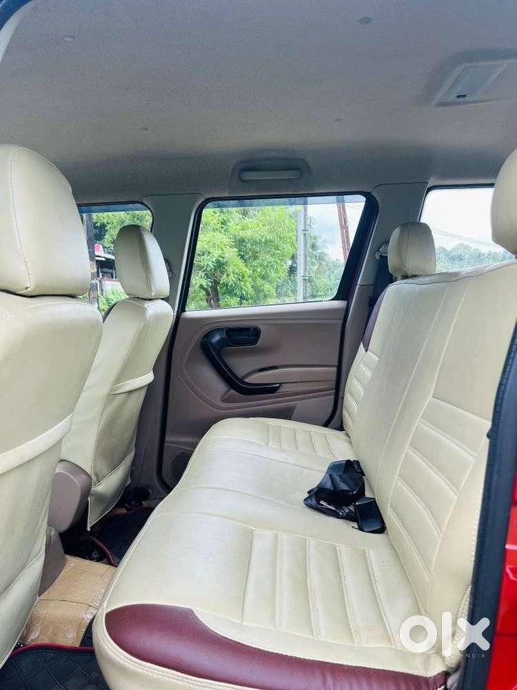 Mahindra Tuv 300 T6 Plus, 2016, Diesel