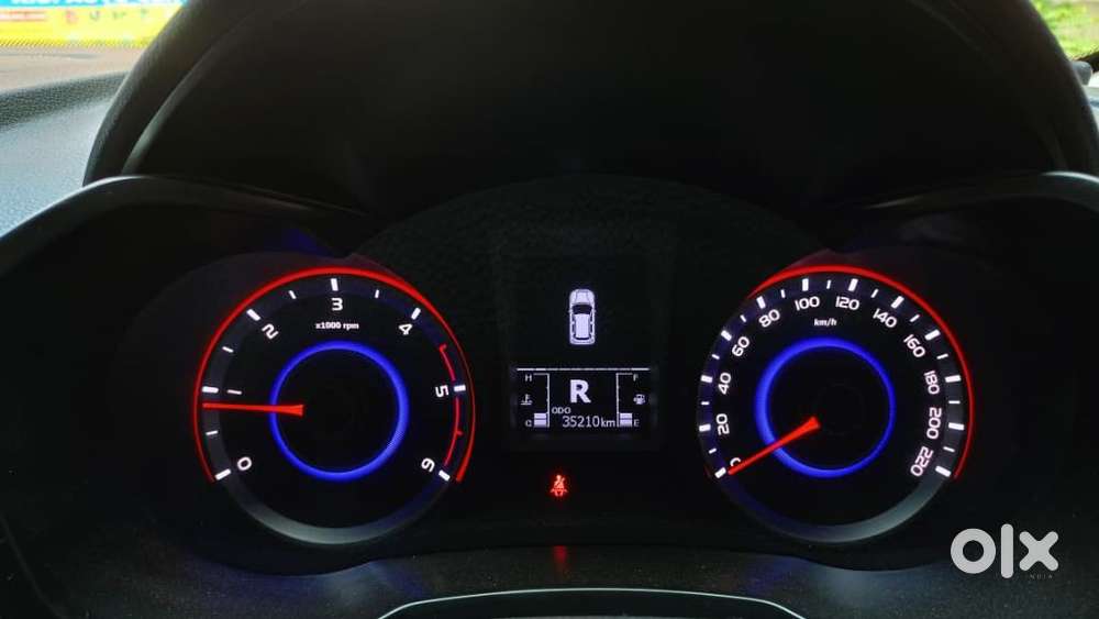 Mahindra Xuv300 W8 Option Diesel, 2024, Diesel