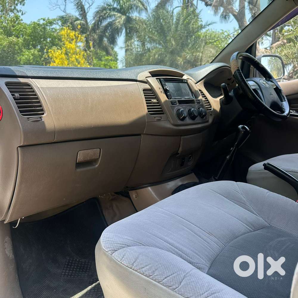 Toyota Innova 2.5 G (diesel) 7 Seater Bs Iv, 2015, Diesel