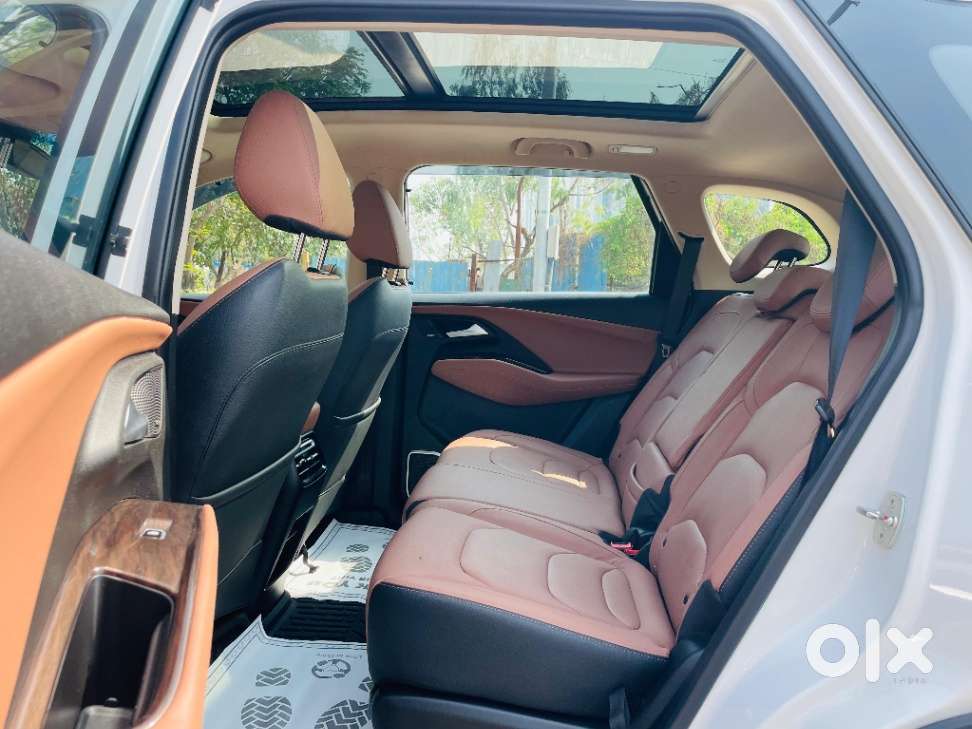 Mg Hector Plus Savvy Pro 1.5 Turbo Petrol Cvt 7 Str, 2024, Petrol