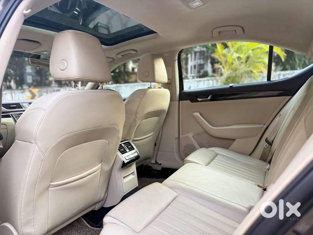 Skoda Superb Style 1.8 Tsi At, 2017, Petrol