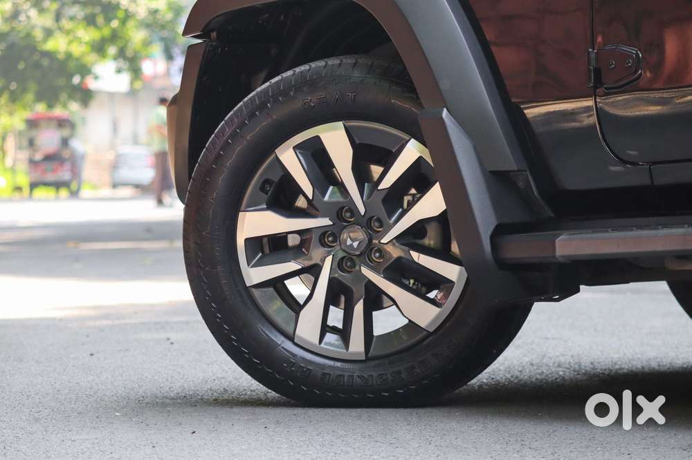 Mahindra Thar Roxx Ax7l Rwd At, 2025, Petrol