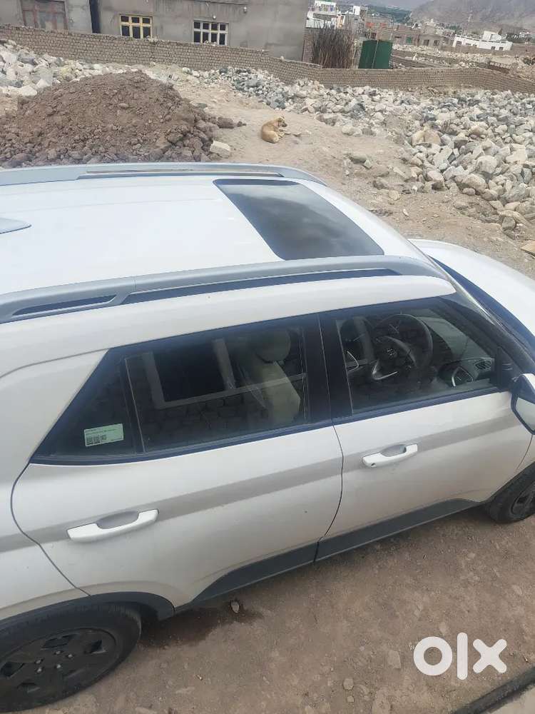 Hyundai Venue 2025 Petrol 10500 Km Driven