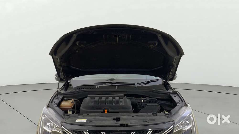 Mahindra Xuv700 2.0 Ax 5 Petrol At Str, 2022, Petrol