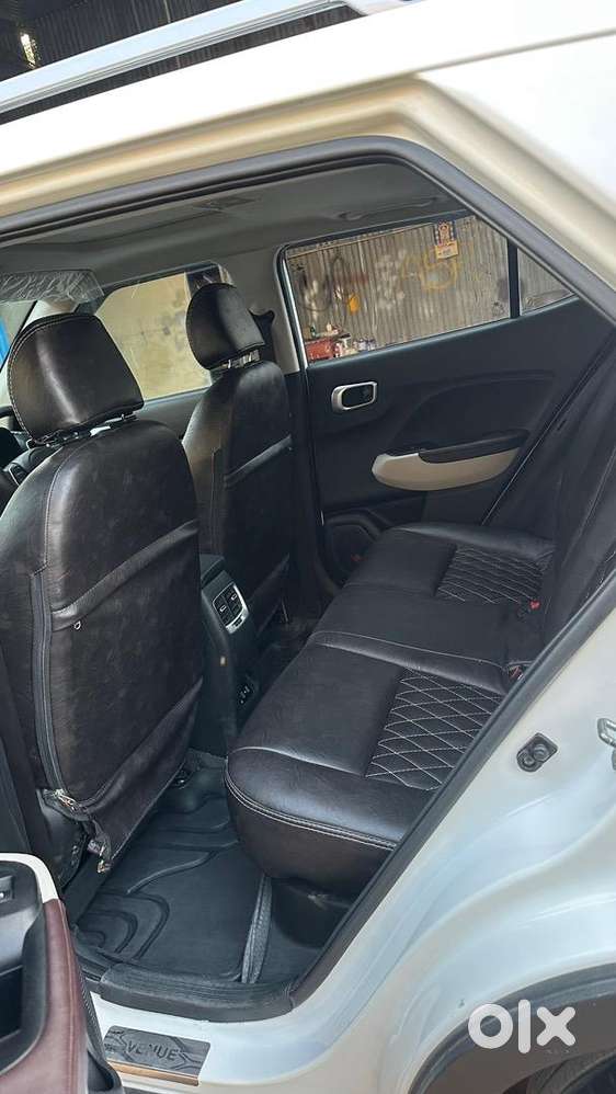 Hyundai Venue 2022 Petrol 20000 Km Driven