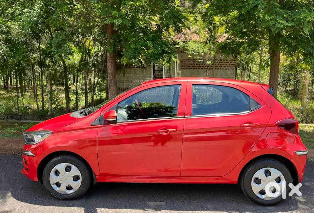 Tata Tiago, 2022, Petrol