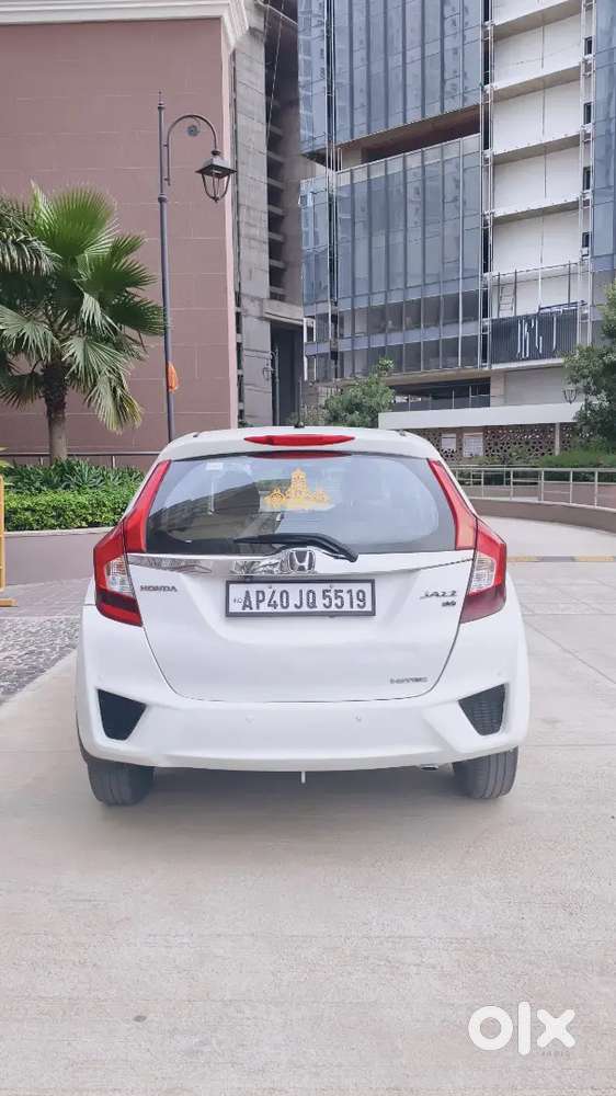 Spinny And Dealers Don't Call Family Used Car Well Maintained