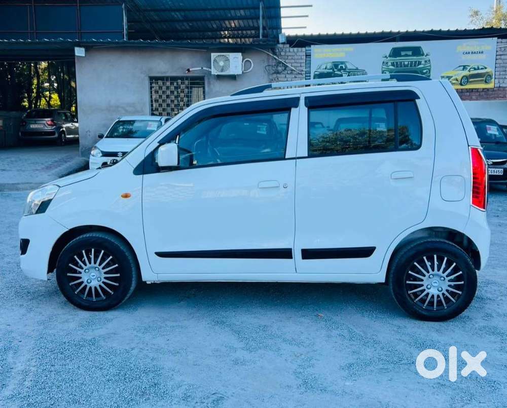 Maruti Suzuki Wagon R Vxi Amt1.2, 2017, Petrol