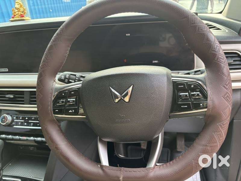 Mahindra Xuv700, 2025, Petrol