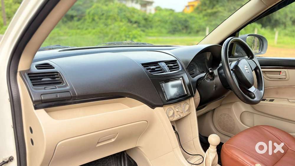 Maruti Suzuki Swift Dzire 1.2 Lxi Bsiv, 2015, Petrol