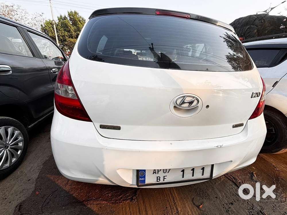 Hyundai Small Car 2012 Petrol Well Maintained
