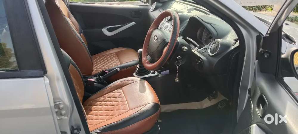 Ford Figo Titanium 2010 Year