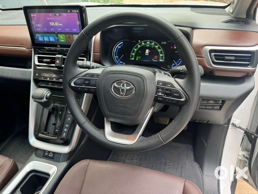 Toyota Innova Hycross 2.0 Zx (o) Hybrid 7 Str, 2024, Petrol