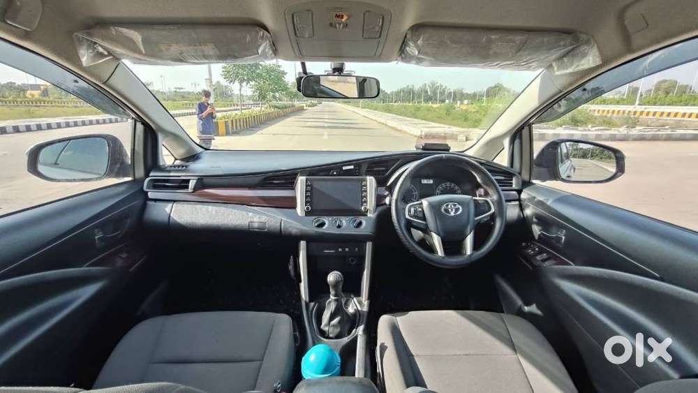 Toyota Innova Crysta [2020-ongoing] 2.7 Gx Mt 8 Str, 2024, Diesel