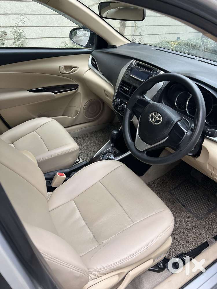 Toyota Yaris J Cvt, 2018, Petrol