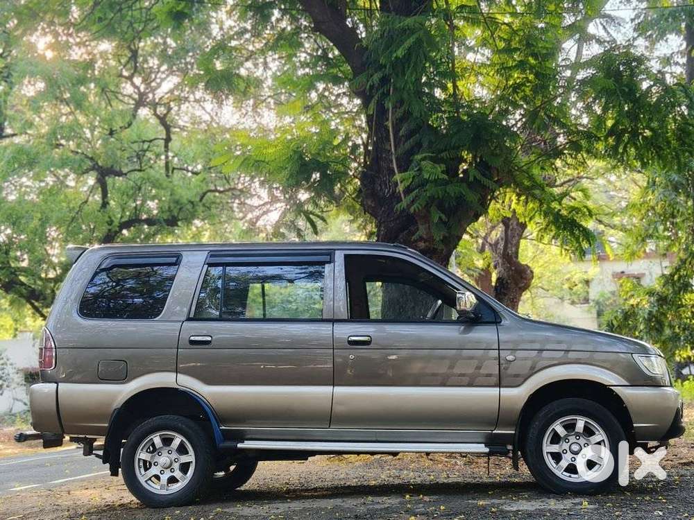 Chevrolet Tavera 2012-2017 Neo 3 Lt 9 Seats Bsiii, 2016, Diesel