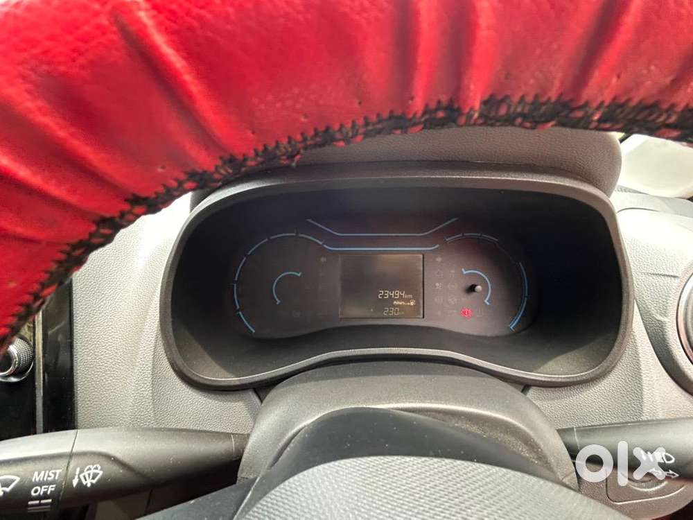 Kwid 1.0 Rxt Optional. In Showroom Condition. Less Driven