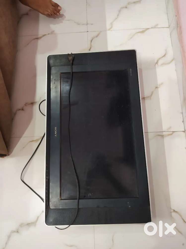 Selling our old lcd 32 inches